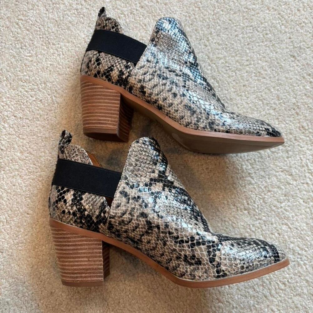 Dolce Vita Women’s Snake Print Ankle Boots | Size 8.5 - Picture 4 of 7
